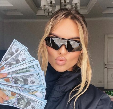 Дорого-богато! Ханна похвасталась помпезным ремонтом в трехэтажном особняке