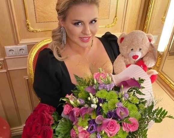 Анна Семенович: &laquo;Мой ухажер оказался женат, у него пятеро детей от разных женщин&raquo;