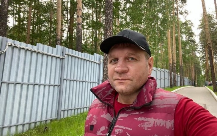 Александр Емельяненко сделал предложение бывшей супруге Александр Емельяненко сделал предложение бывшей супруге