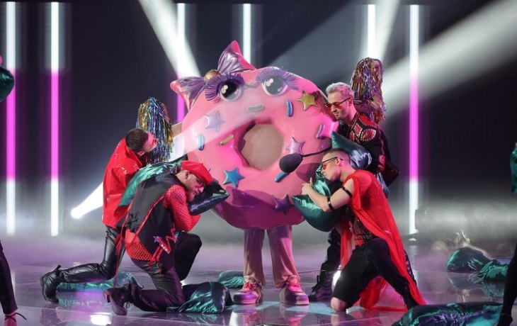 Родригез вспомнил Фриске, а Батрутдинов приревновал Леопарда: выпуск шоу &laquo;Маска&raquo;