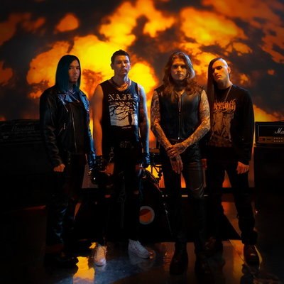 Neverlove приглашают на бал в мрачной вампирской эстетике