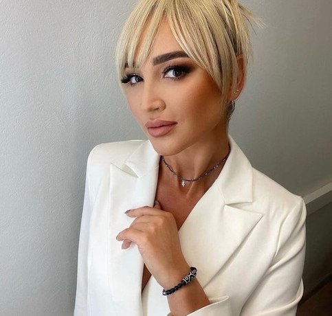 &laquo;Люди врут, предают, лишь представится случай&raquo;: Бузова вновь упрекнула бывших в изменах