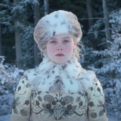 Эль Фаннинг и Николас Холт пытаются спасти свой брак и обустроить Россию в трейлере нового сезона &laquo;В