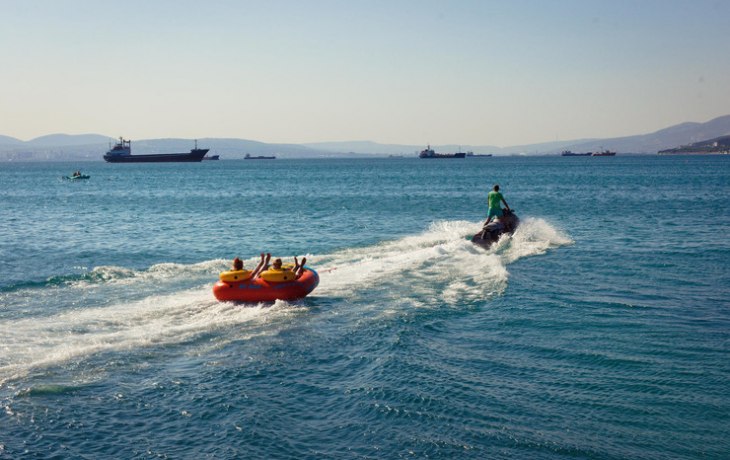 Опасный аттракцион. 20-летние парни погибли во время катания на водном тюбинге