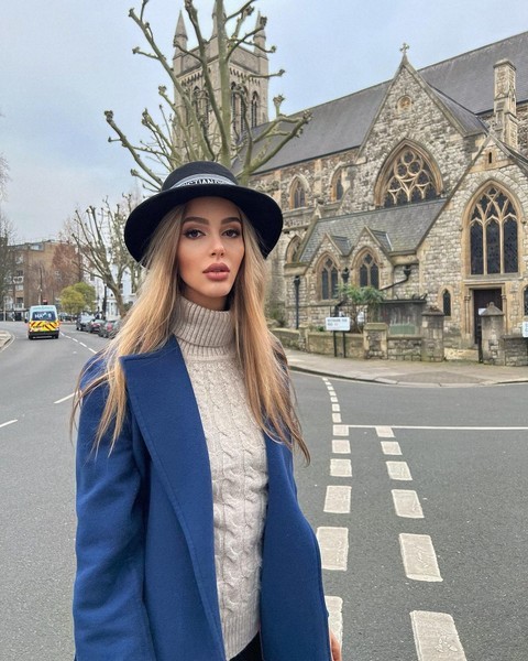 &laquo;Не модель и не богатая разведенка&raquo;: Оксана Воеводина рассказала, на что живет с сыном от короля в Л