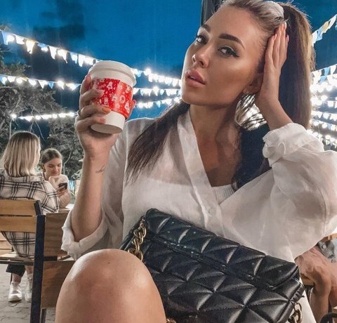 На Алену Рапунцель пожаловались в органы опеки