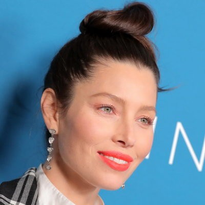 Сегодня: Джессике Бил - 40