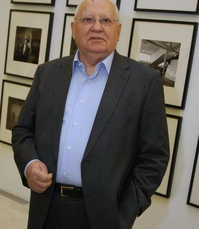 Редко встает, многое забывает и имеет сахарный диабет: друг навестил Горбачева в больнице