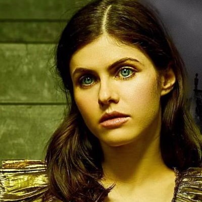 Александра Даддарио начинает постигать тайны колдовства в трейлере сериала &laquo;Мэйфейрские ведьмы Энн Р
