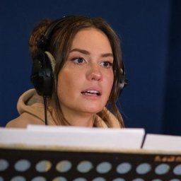 Агата Муцениеце озвучила ведущую музыкального шоу &laquo;Битва за бит&raquo; в &laquo;Рок Дог 3&raquo;
