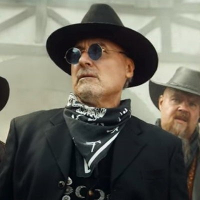 &laquo;Крематорий&raquo; расправился с Голливудом в &laquo;Баре &laquo;Под дулом револьвера&raquo;&raquo;