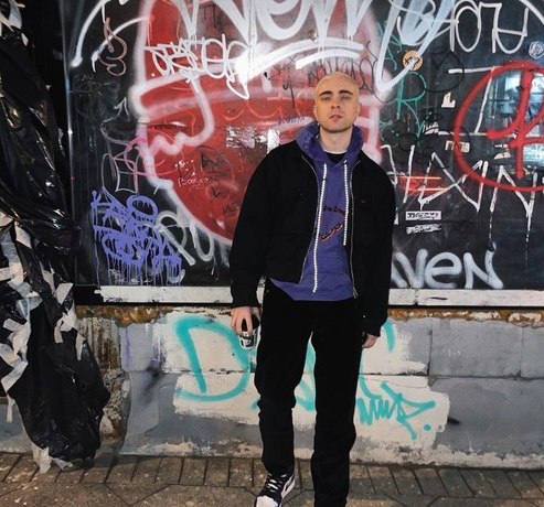 &laquo;Собрали свои шмотки и свалили со сцены!&raquo;: Егора Крида выгнали с корпоратива