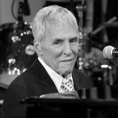 Умер композитор Берт Бакарак