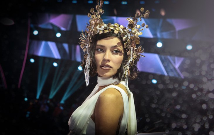 Тодоренко запуталась в Авериных, а Киркоров упал со стула. Шоу &laquo;Маска&raquo; близится к финалу