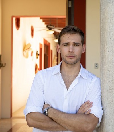 &laquo;Оказалось, он маменькин сынок&raquo;: участницы холодно отнеслись к первому герою шоу &laquo;Холостяк&raquo;