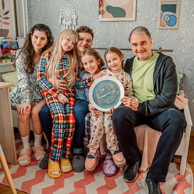 Вита Корниенко и Ева Смирнова станут новыми &laquo;Папиными дочками&raquo;