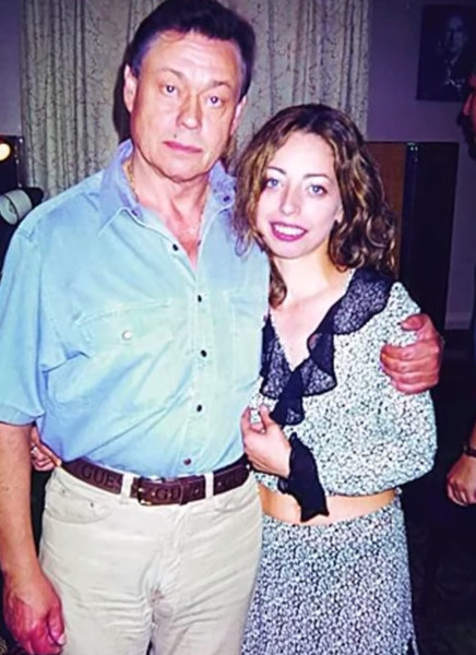 Николай Караченцов не забывал свою экранную дочку