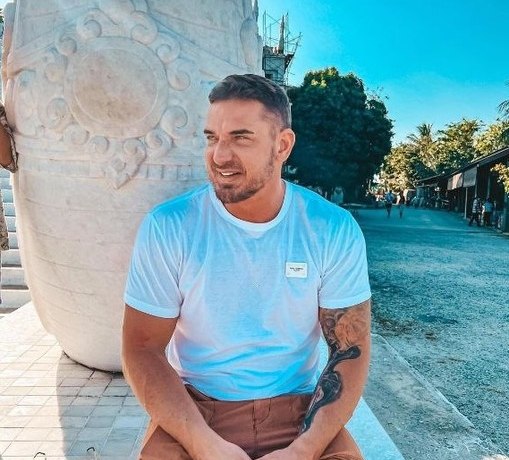 Курбан Омаров вновь потроллил Собчак за ее израильское гражданство