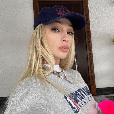 Настя Ивлеева уехала в Амстердам