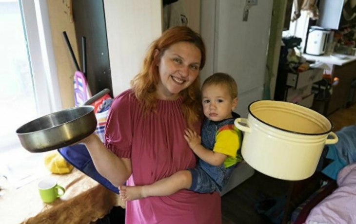 30 тысяч зарплата мужа, еще 60 &ndash; детские пособия. Мать 12 детей рассказала о жизни своей семьи