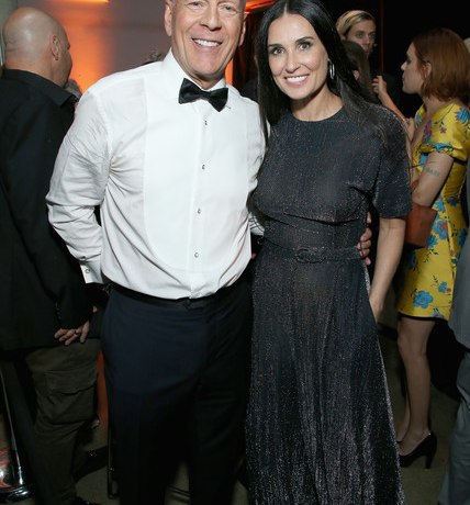 Деми Мур раскрыла диагноз Брюса Уиллиса и объявила об окончании его карьеры