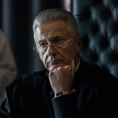 «Вашу честь» с Олегом Меньшиковым покажет Первый канал «Вашу честь» с Олегом Меньшиковым покажет Первый канал