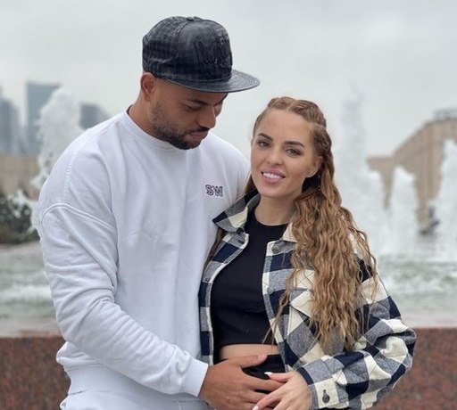 Беременная Юлия Ефременкова объявила, когда выйдет замуж за Мондезира