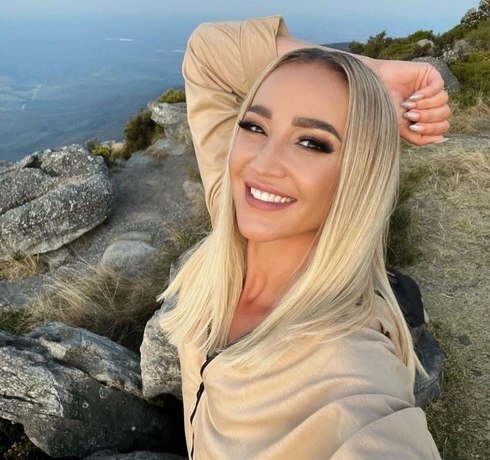 &laquo;Очень люблю большой пенис&raquo;: полуголая Ольга Бузова решилась на внезапное откровение