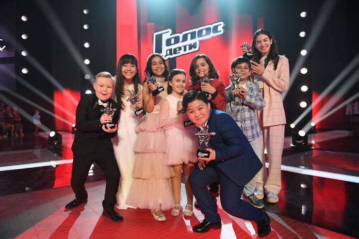 Изначально в финал вышли Валерий Кузаков, Ержан Максим и Микелла Абрамова, но в итоге победителями Первый канал назвал всех участников