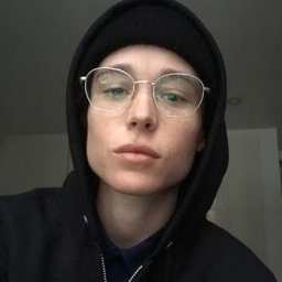 Эллиот Пейдж расскажет о своей жизни в книге &laquo;Pageboy&raquo;