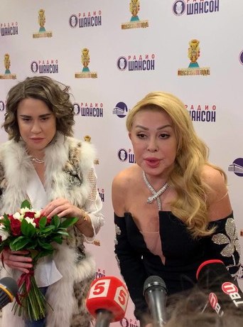 Эротичная Успенская вывела в свет дочь, Слава похудела, Лепс похорошел. Звезды на &laquo;Шансоне года&raquo;