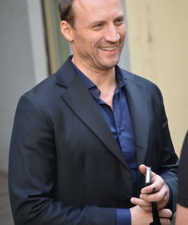 Актер МХТ о последнем разговоре Белого и Хабенского: &laquo;Вы ищите черную кошку в черной комнате&raquo;