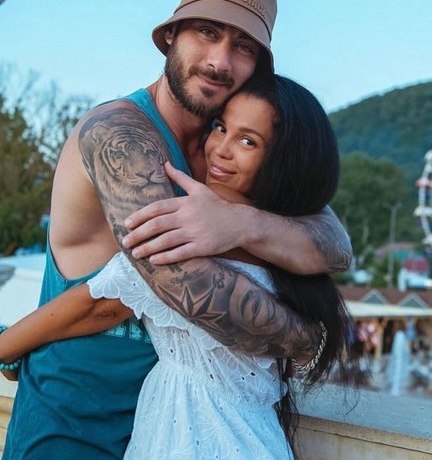 Салибекова: &laquo;Не стала врать детям, что папа с нами не живет из-за хорошей работы. Сказала правду&raquo;