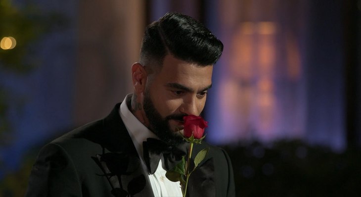 Мошенники заманивали девушек на шоу &laquo;Холостяк&raquo; и пытались увезти их в неизвестном направлении