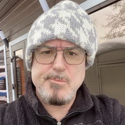 Максим Леонидов: &laquo;Пошлое &mdash; это то, что постоянно повторяется&raquo;