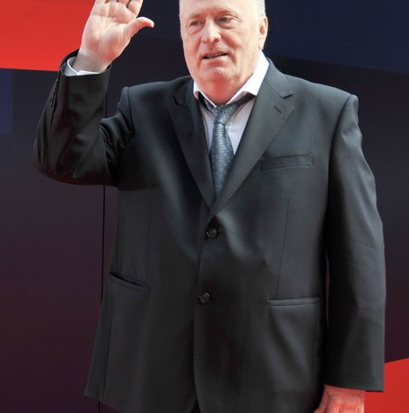 Артиллерийские залпы, подушки с орденами и Колонный зал: как Жириновский предсказал свою смерть