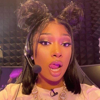 Megan Thee Stallion и Адам Скотт удостоились Webby Awards 2022 Megan Thee Stallion и Адам Скотт удостоились Webby Awards 2022